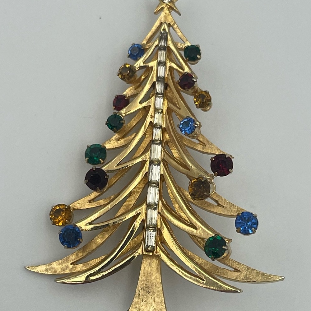 Brooks Signed Gold Tone Multicolor Rhinestone Christmas Tree Brooch
